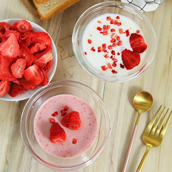 Dried Strawberry Pieces